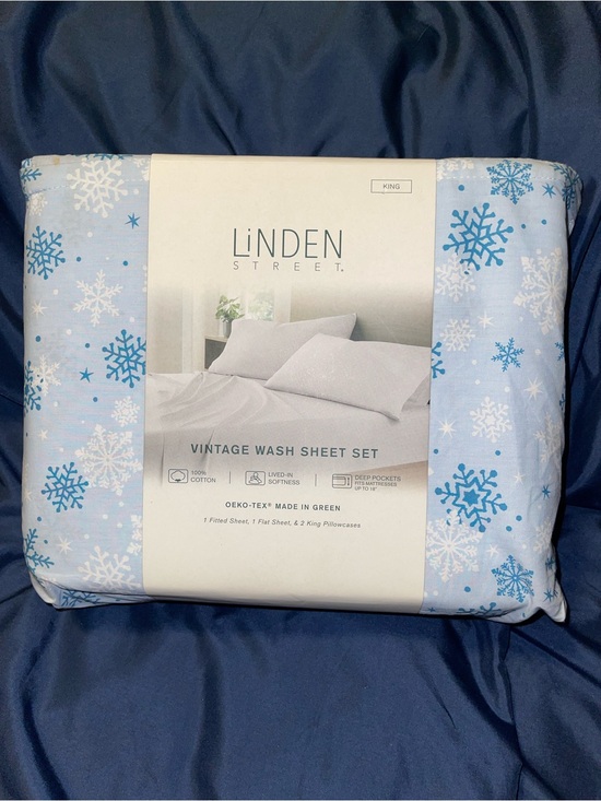 Linden Other - Linden Snowflake Print Sheet Set in Light Blue and White